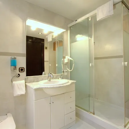 Apartment Gaudi 3 Barcelona