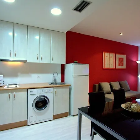Apartment Gaudi 3 *