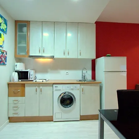 Apartment Gaudi 3 *